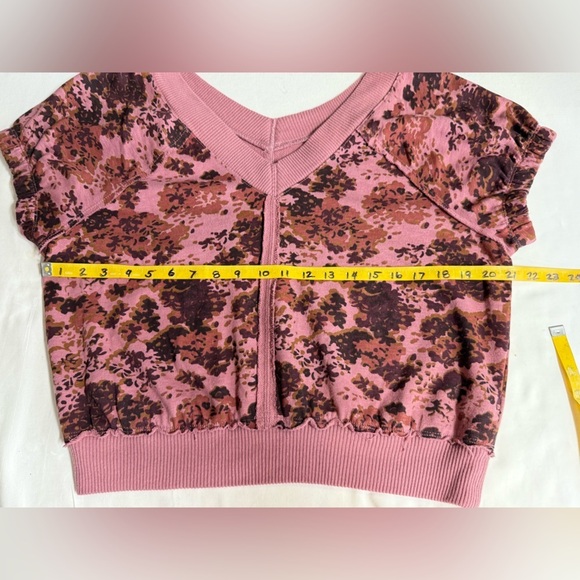 PILCRO Muted Pink floral print double-V top size S - Picture 14 of 15